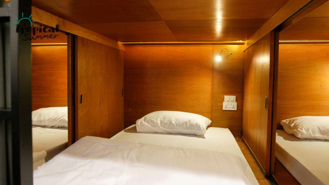Tropical Summer Hostel Bangkok Extérieur photo