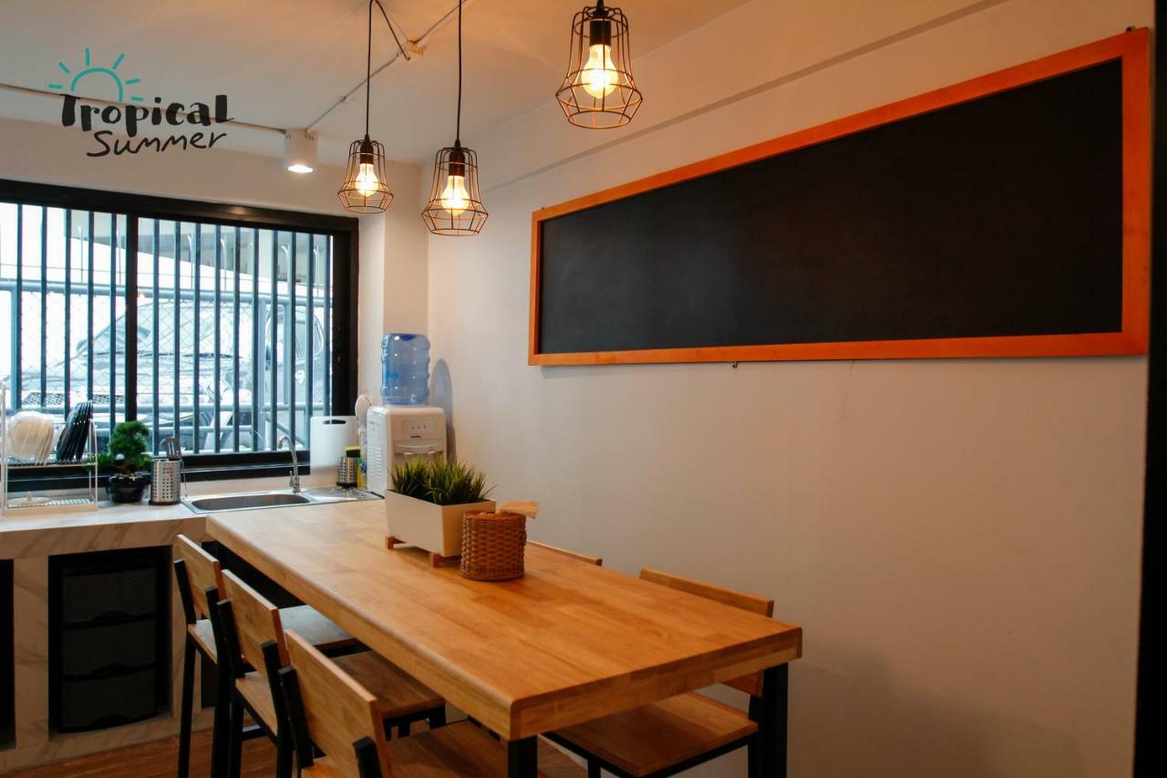 Tropical Summer Hostel Bangkok Extérieur photo