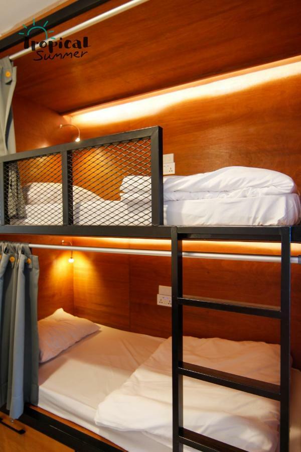 Tropical Summer Hostel Bangkok Extérieur photo