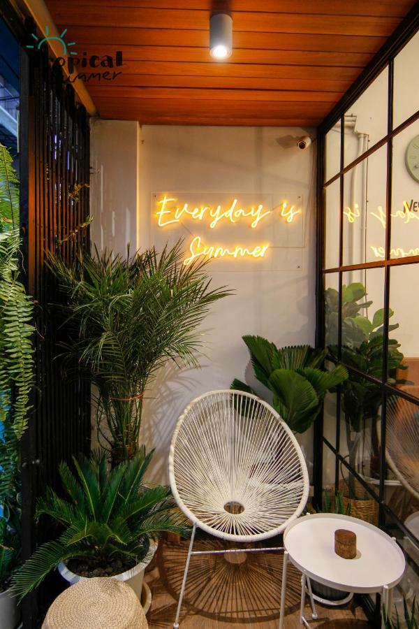 Tropical Summer Hostel Bangkok Extérieur photo