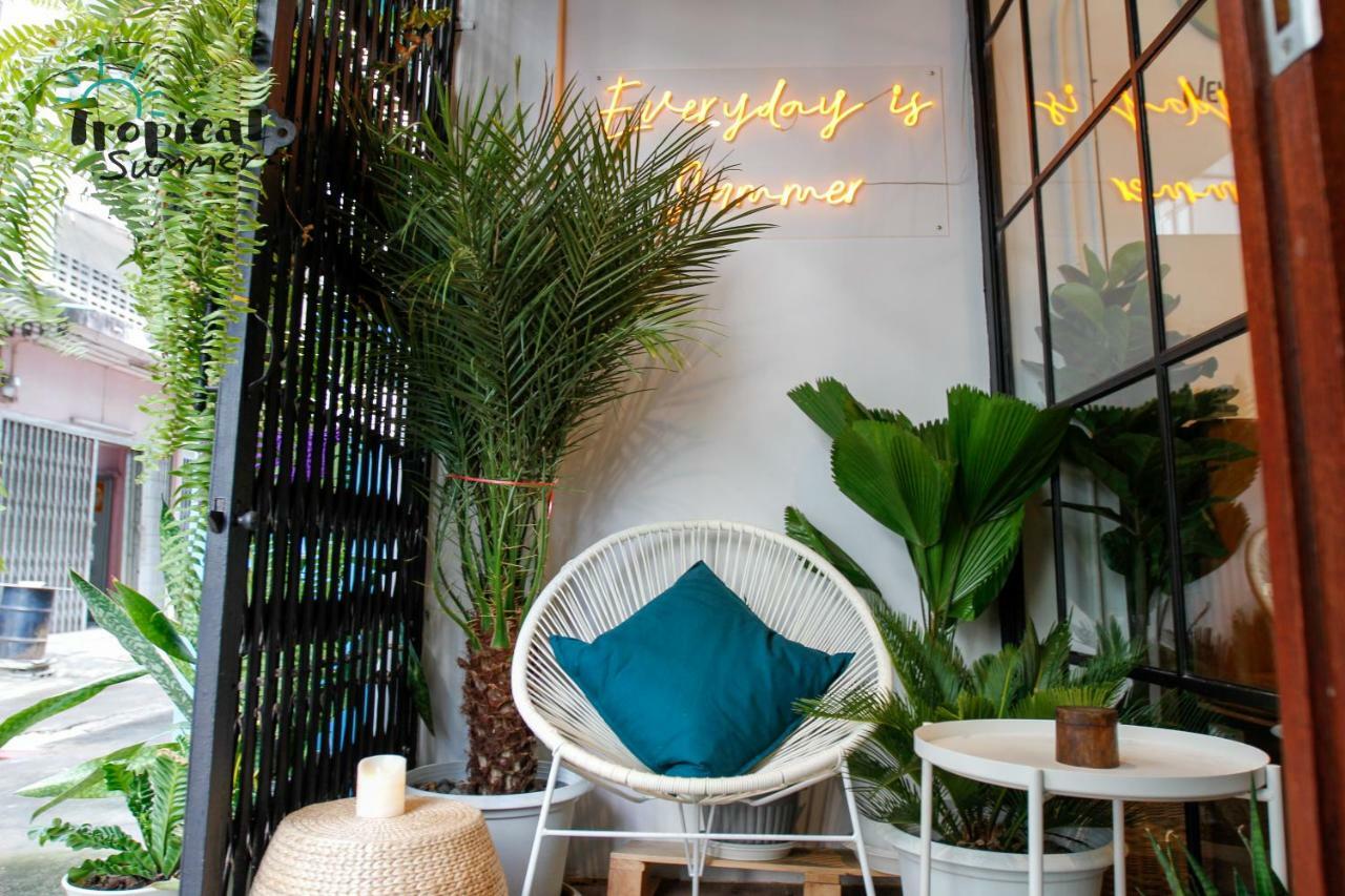 Tropical Summer Hostel Bangkok Extérieur photo